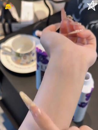 力士这个依兰香沐浴露,你就用吧,一用一个不吱声!太好闻了!这就是咱年轻人该用的沐浴露#力士沐浴露 #依兰香 #持久留香沐浴露 #洗护好物 #沐浴露