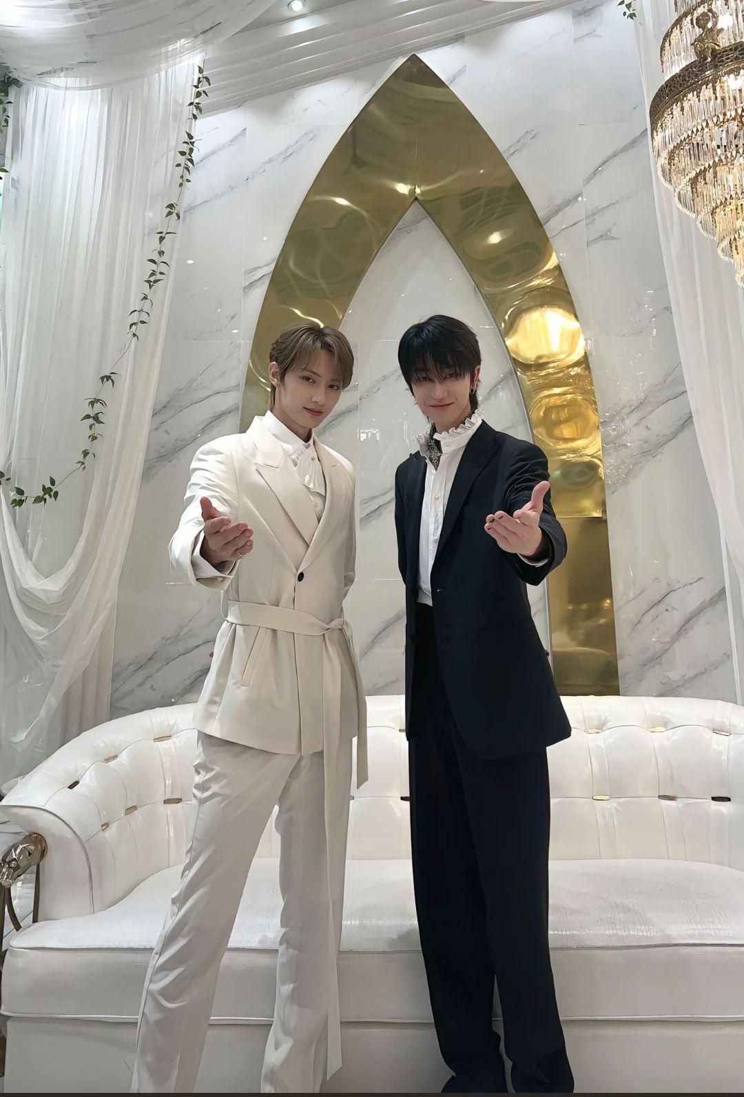 carat请选择你的新郎#文俊辉 #徐明浩 #西装 #长腿欧巴