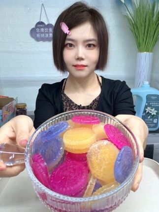 #我要上热门 9点30不见不散姐妹们彩色嘎嘣脆#吃冰达人 #自制冰块 #谁懂这一口的好吃程度 #嘎嘣脆我要上热门