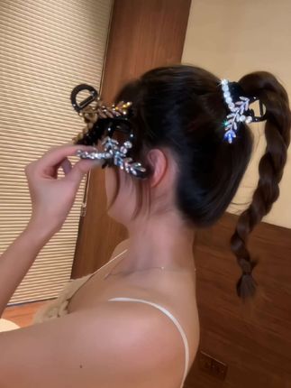 #头饰轻奢小众高级感 #网红发饰 #抓夹用法 #美出新高度 #时尚饰品