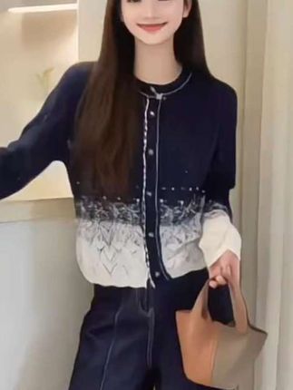 重工亮丝绒感针织开衫女欧洲站2025早秋新款欧货女装毛衣短外套潮#穿搭##早秋穿搭 #显瘦穿搭 #女装#时尚