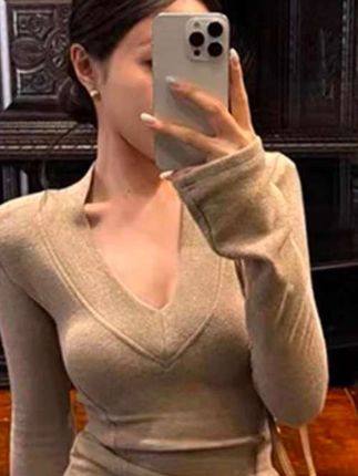 2025气质秋冬韩版气质高级感打底衫长袖女百搭修身显瘦内搭#好物推荐🔥 #好物分享🔥 #长袖打底 #打底衣内搭推荐 #显瘦上衣 @DOU+小助手 @DOU+上热门