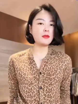#秋冬穿搭新鲜感在线 纱线非常细的羊毛衫,一点也不扎人,又漂亮#内搭外穿都好看#气质女人#羊毛衫#女人味穿搭