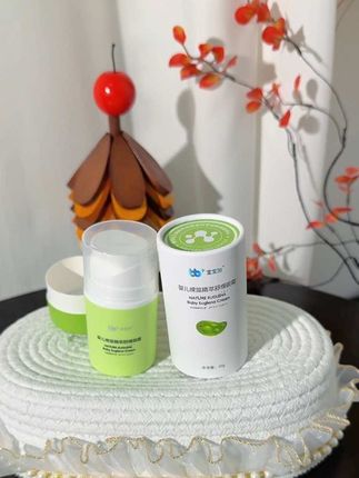 秋冬风大干燥容易干干红红的,快试试#宝宝加 裸藻舒缓面霜,质地轻薄好推开,提高皮肤屏障,秋冬再冷也不怕!#秋冬护肤#宝宝面霜推荐 #母婴好物