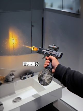发光电动水枪来了,你值得拥有。