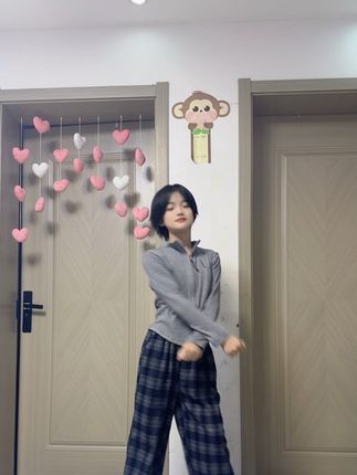 秋天到了,快给女儿准备一套这样的休闲小套装吧!2025年新款,穿上时尚还很洋气,面料柔软舒适#生女儿就是用来打扮的#生女儿就要这样穿 #面料柔软舒适#女童套装