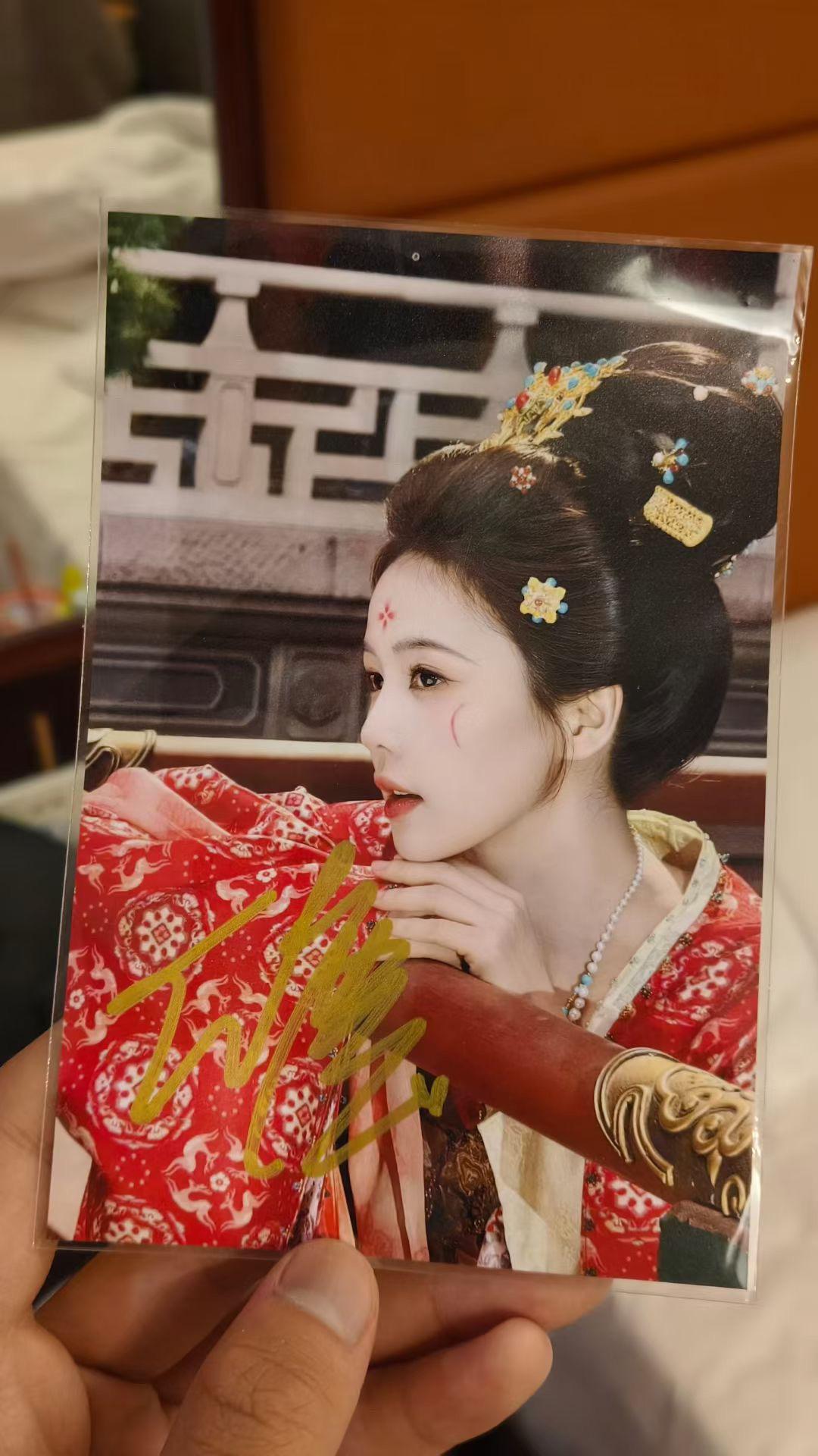白鹿姐姐生日快乐。期待一起合作的电视剧《莫离》#白鹿 #生日 #象山影视城