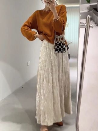 丝绒褶皱a字半身裙早春2025新女中长款新减龄显瘦设计感气质百搭#丝绒褶皱半身裙 #减龄显瘦显气质 #设计感穿搭 #中长款半身裙 #气质百搭款