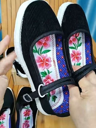 #纯手工千层底布鞋 #妈妈做的手工鞋#舒适养脚布鞋