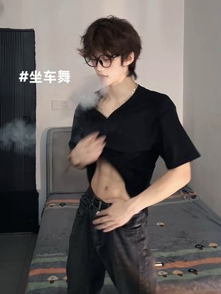 上车上车,要出发咯#坐车舞 #卡点舞 #抖音潮流舞蹈大赛 #曾上头编舞 @曾上头