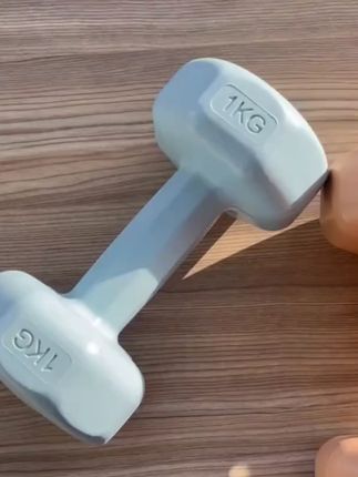 一副哑铃改善不良体态,练出挺拔气质,姐妹们都去练 #健身 #体态纠正 #因为热爱所以坚持 #居家锻炼