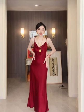 #吊带裙 #连衣裙 #红裙子 #穿出高级感 #红色系