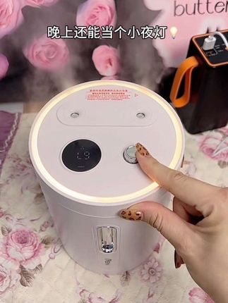 夏天太热了,整天呆在空调房里 大人小孩喉咙鼻子都干干的,一定要备上这款大容量的加湿器!静音不扰眠,用起来很方便还能当个小夜灯,家人终于能睡个安稳觉了#空气加湿器#居家好物 #房间加湿妙招 #夏季必备
