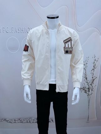 #只做高品质 #谁穿谁好看系列 #休闲百搭款 #穿搭日常分享 #潮酷穿搭 简约时尚大气休闲运动夹克