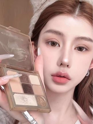 亮晶晶的谁不爱啊!!#眼影盘 #美妆种草