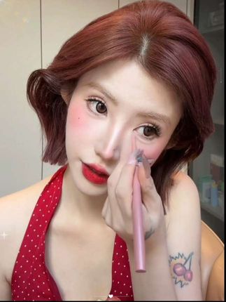 一笔搞定妈生粉蚕卧蚕!!这下再也不会找不准位置了~#卧蚕#平价彩妆 #双头卧蚕笔 #美妆好物 #季节会变爱意永恒