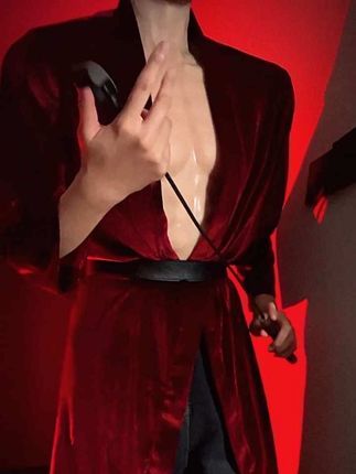 小兔子 该关灯睡觉了^_^ (无任何不良影响 肌肉衣和专用训犬鞭⚠️) #光与夜之恋#陆沉#变装#ooc致歉