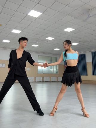 我们不是夏日限定 是来日方长#谭启文姚梦棽 #拉丁舞 #抖音潮流舞蹈地图 @谭启文Jerry @XUCherry原创舞服💃