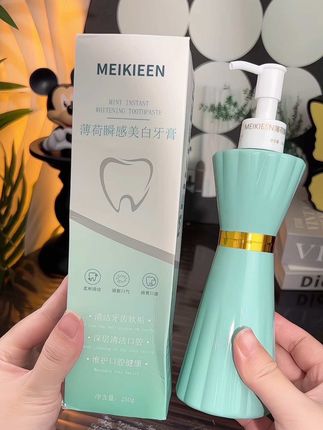 经常熬夜,嘴巴有味道 牙 黄 的可以试试这款#双效美白牙膏 真的太好用了,清洁口腔 男女通用 #口气清新 牙膏#超便宜超划算 #口气清新