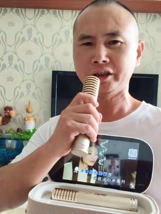 就是喜欢这一款,小巧玲珑手提式魅鸟音箱声卡一体机#手提音箱 #魅鸟音响麦 #好物推荐🔥 #好物分享🔥 @DOU+小助手 @DOU+上热门