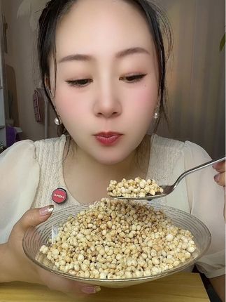 低温烘烤出来的薏米花好吃的很米香味十足, #太好吃了 #咀嚼声 #解压视频 #强烈推荐