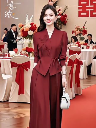 新中式通勤时尚套装酒宴新款显瘦红色收腰订婚春秋女装半身裙 #高级感穿搭#婚礼妈妈礼服 #优雅气质#新娘礼服 #谁穿谁好看