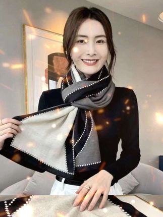 #围巾 #秋冬围巾 #围巾推荐 #氛围感穿搭 #时尚单品
