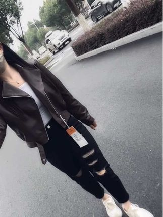 对你好的人,一辈子都别忘,拿你当傻18 子的人一辈子都别交!记住:清晨的粥比深夜的酒好喝,骗你的人比爱你的人会 说!#穿搭 #气质穿搭