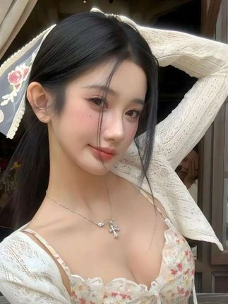 #张予曦毕雯珺真拍了红裙抱 #深情眼 #张予曦 #毕雯珺