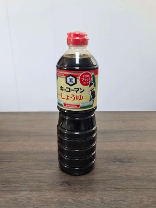 #酿造酱油 #酱油 酿造酱油,满满的豆香,拌菜调汤都能用,配料表干净吃着放心,拍回去尝尝吧
