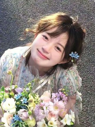 #张予曦毕雯珺真拍了红裙抱 #深情眼 #张予曦 #毕雯珺