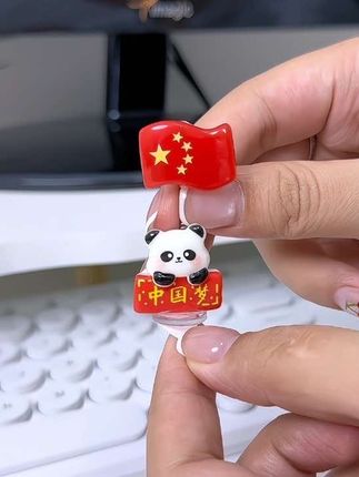 过几天就国庆了,安排起来#车载五星红旗摆件 #汽车摆件 #国庆节