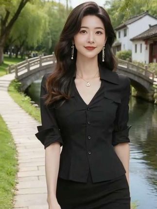 iqcq气球熊纯欲辣妹风时尚气质v领中袖衬衫早秋显瘦包臀裙两件套#性感穿搭 #甜美穿搭 #包臀裙#辣妹穿搭 #甜辣穿搭