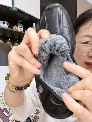 快快快来捡漏,反季促销这个加绒加厚老北京棉鞋真好穿,放心给老公老爸安排起来 #反季 #棉鞋 #源头实力厂家 #软底软面穿上超舒服 #好穿不累脚