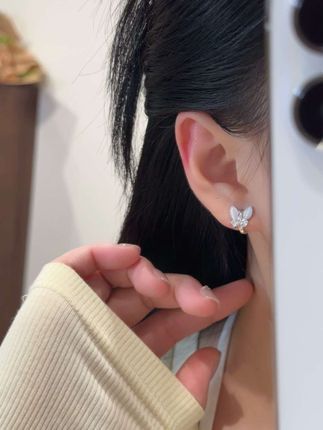 适合日常搭配的猫猫石蝴蝶耳扣,戴上就很喜欢#耳饰控 #时尚饰品 #首饰分享 #耳饰 #耳饰搭配