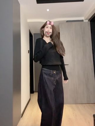 秋冬我的主场来啦哈哈哈哈哈#ootd #毛衣穿搭 #简约搭配 #时尚穿搭