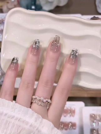 #手工穿戴甲 #穿戴甲推荐 #穿戴甲随意摘戴 #美出高级感 #仙女必备