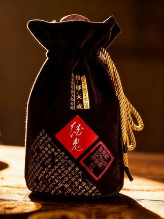 酒鬼背酒鬼,千杯不醉?52度一口三香#酒鬼酒 #白酒 #性价比白酒 #老酒收藏