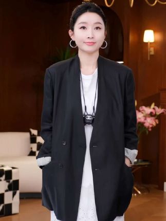 DR杨圣坤春季新款V领亚麻女款西装松弛高级显瘦外套#品质女装 #时尚显瘦外套#百搭亚麻外套