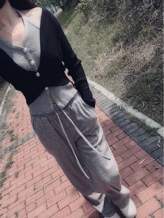 就是爱买衣服,爱变美,宁做妖精,也不做怨妇,钱会再来,但青春不会再有,衣服有价,开心无价,人美运才旺,一颗怨妇的心撑不起一张灿烂的脸…#今天穿什么 #每日分享 #穿搭#显瘦穿搭 @DOU+上热门 @抖音小助手