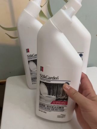 回购无数次的蔬果园洁厕剂#蔬果园洁厕剂不仅可以刷马桶还可以清洁地缝儿,关键是便宜又好用#洁厕剂#污渍轻松去除 #清洁厕所 #好物推荐 @DOU+小助手 @巨量千川