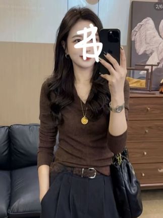 晕染韩版时尚V领长袖T恤女款2025新款洋气减龄宽松百搭休闲上衣#舒适穿搭 #只做高品质 #打底衫搭配 #内搭外穿都好看 #洋气小衫