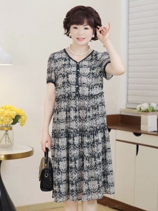 中年妈妈装洋气高贵连衣裙2025夏装新款中老年短袖大码印花裙子@DOU+上热门