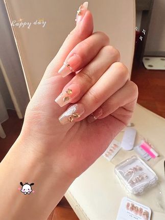 #美甲分享 #显白美甲 #神仙美甲 #穿戴甲 #穿戴甲分享