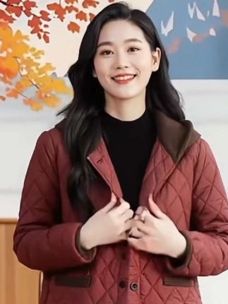 姐妹们终于找到适合自己的一款,轻薄棉服外套,穿上时尚减龄又洋气,无论上班旅游都能拿捏全场#秋冬穿搭 #秋冬必备#高级感穿搭 ##美出高级感 #谁穿谁好看