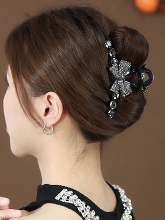 姐妹们,这款新入手的发夹漂亮吗?#时尚饰品 #美出高级感 #头饰发饰 #发夹