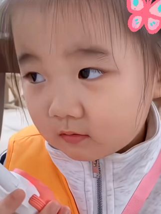 小姨给我带杯奶呗 对讲机随时呼唤#萌宝宝 #也太可爱了吧 #对讲机儿童 #好物推荐🔥