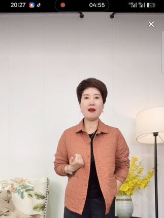 中年小香风外套女2025春秋季新款妈妈装宽松洋气减龄短款夹克上衣#高端大气 #气质优雅 #款式新颖时尚大方 #穿出高级感