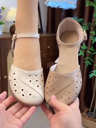 秋季新款真皮软底镂空低跟女鞋透气防滑时尚百搭气质舒适女鞋#感谢抖音官方推荐 #抖音助手我要上热门 #dov上热门 #感谢抖音传播正能量平台 #抖音是正能量平台