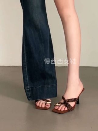 豹纹金属扣好吸睛呀#高跟鞋推荐 #好看的高跟鞋 #夏季穿搭 #高跟鞋分享 #美鞋分享